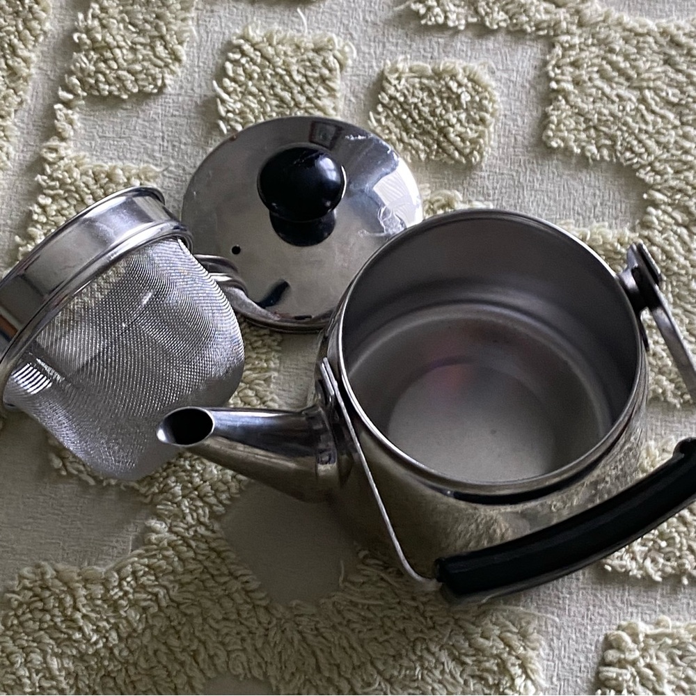 Mini Tea Pot - Picture 2 of 3